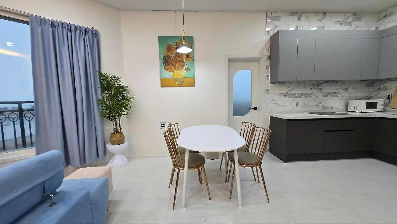 A Bridge House 5-B Hotel Incheon 3*,