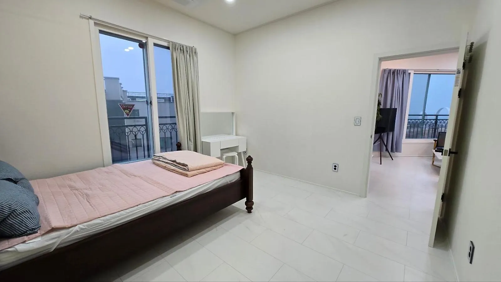Guest house A Bridge House 5-B Hotel Incheon